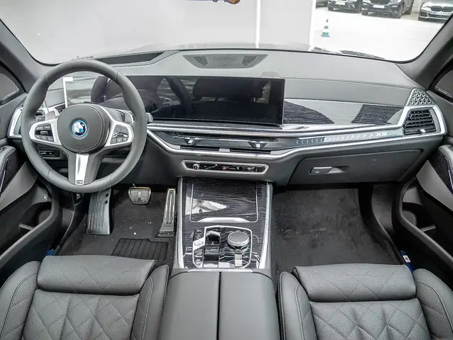 BMW X5 view 5