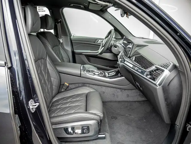 BMW X5 view 4