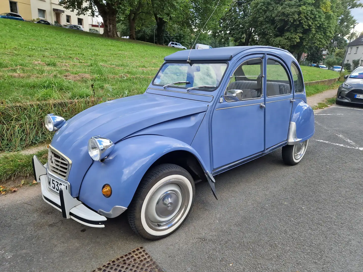 Citroen 2CV 2 CV 6 Club Mavi - 1