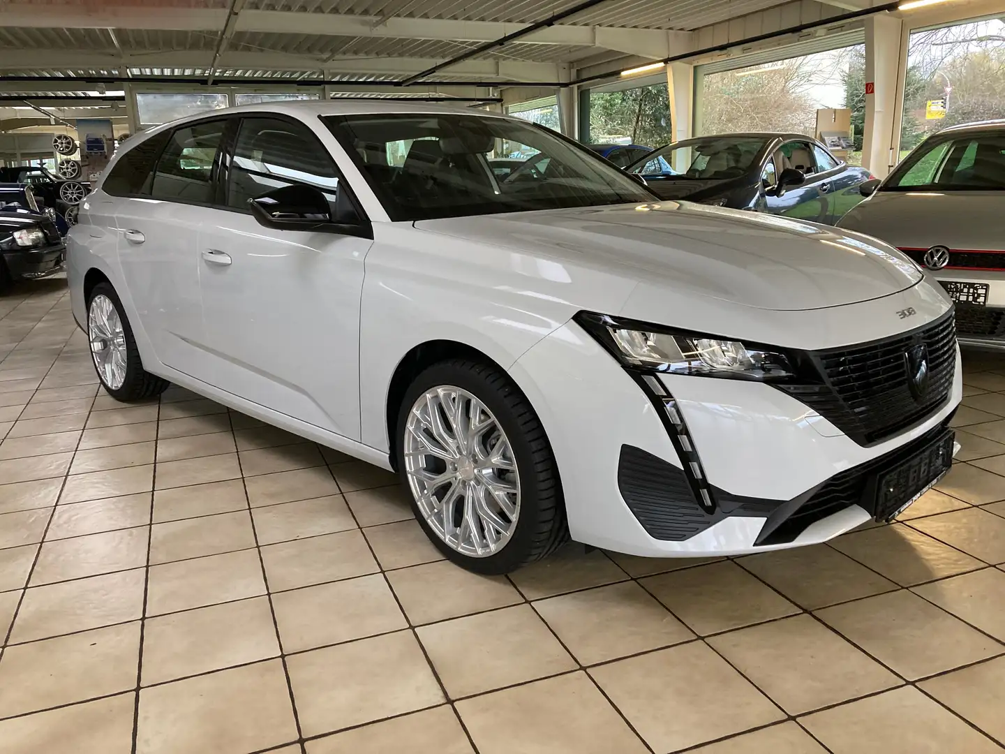Peugeot 308 Active Pack EAT 8 Weiß - 1