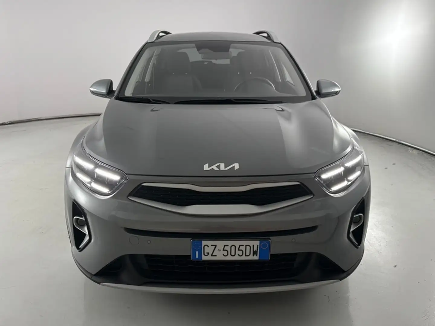 Kia Stonic 1.2 MPi Style Gri - 2