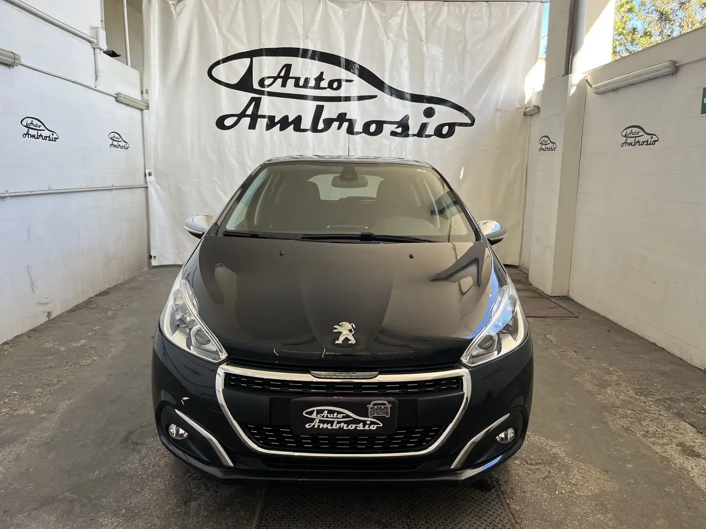 Peugeot 208 PureTech 82 Stop&Start 5 porte Signature TUA DA 9 Blauw - 2