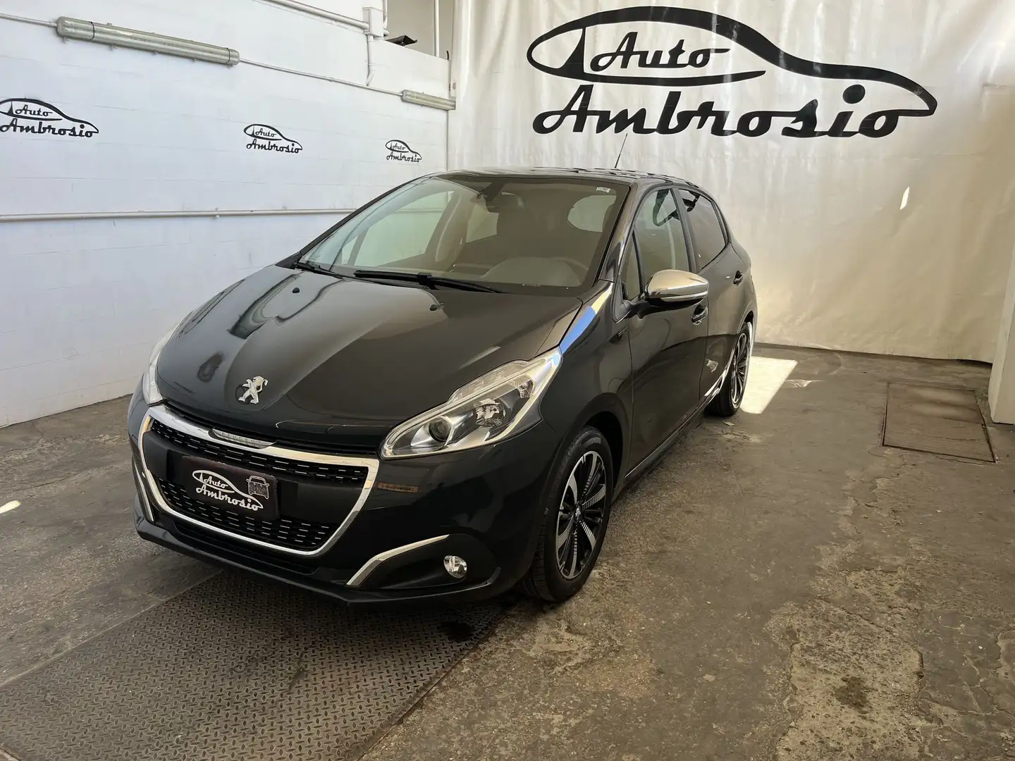 Peugeot 208 PureTech 82 Stop&Start 5 porte Signature TUA DA 9 Blauw - 1