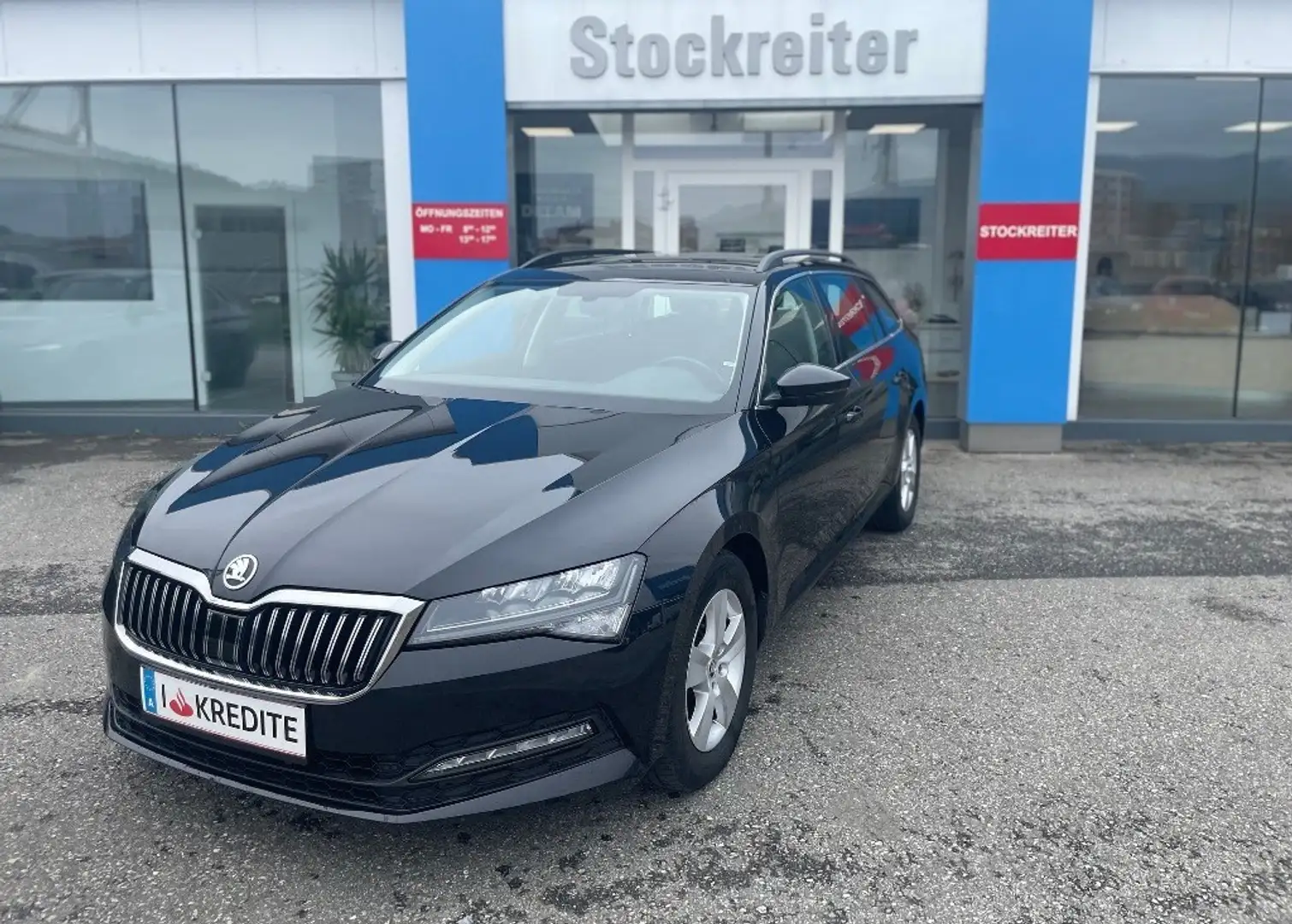 Skoda Superb Kombi 1,6 TDI DSG*NAVI*KAMERA*TEMPO*APP Schwarz - 1