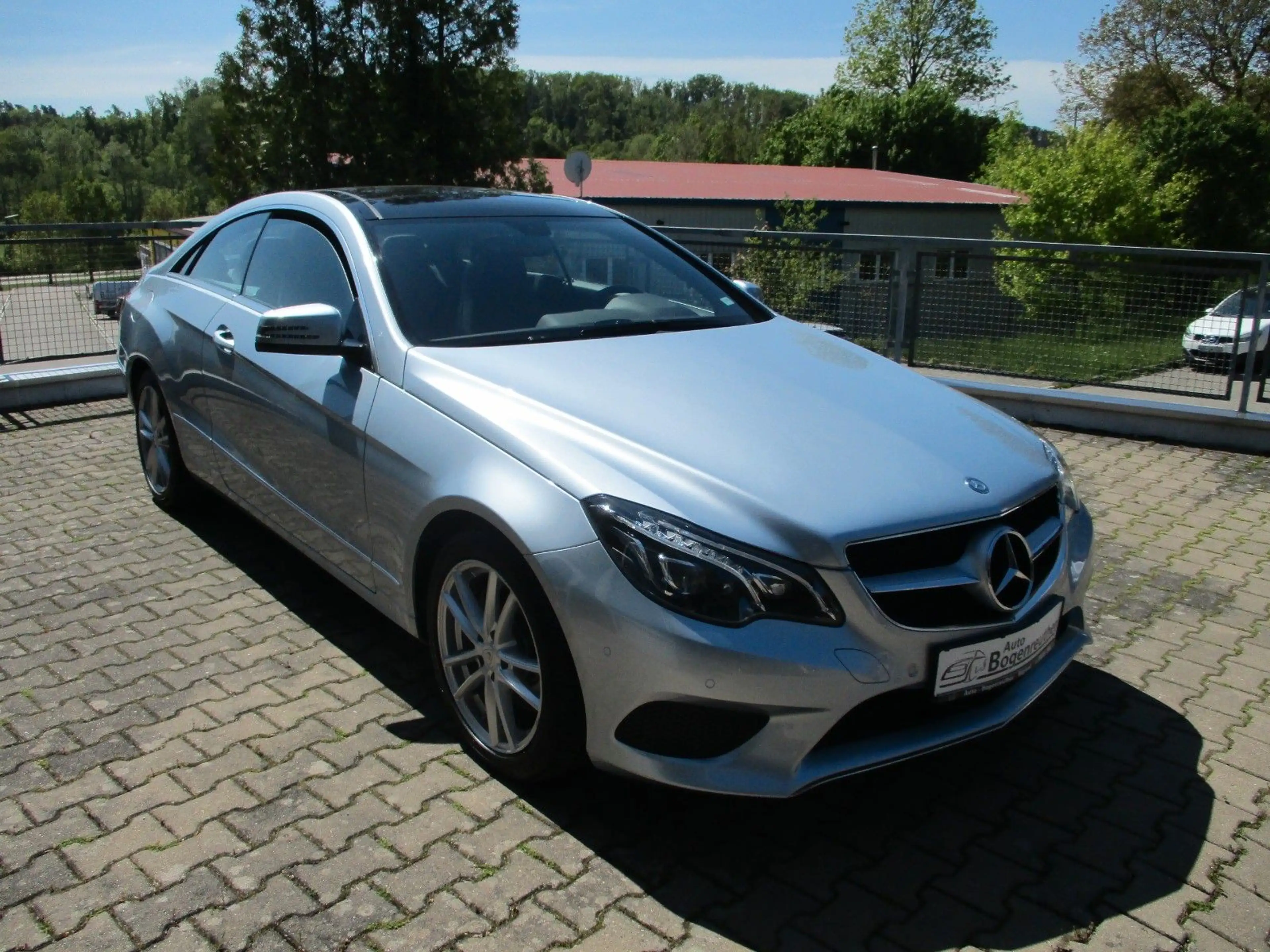 Mercedes-Benz E 250 E -Klasse Coupe E 250+LED+Leder+Panorama — photo 10