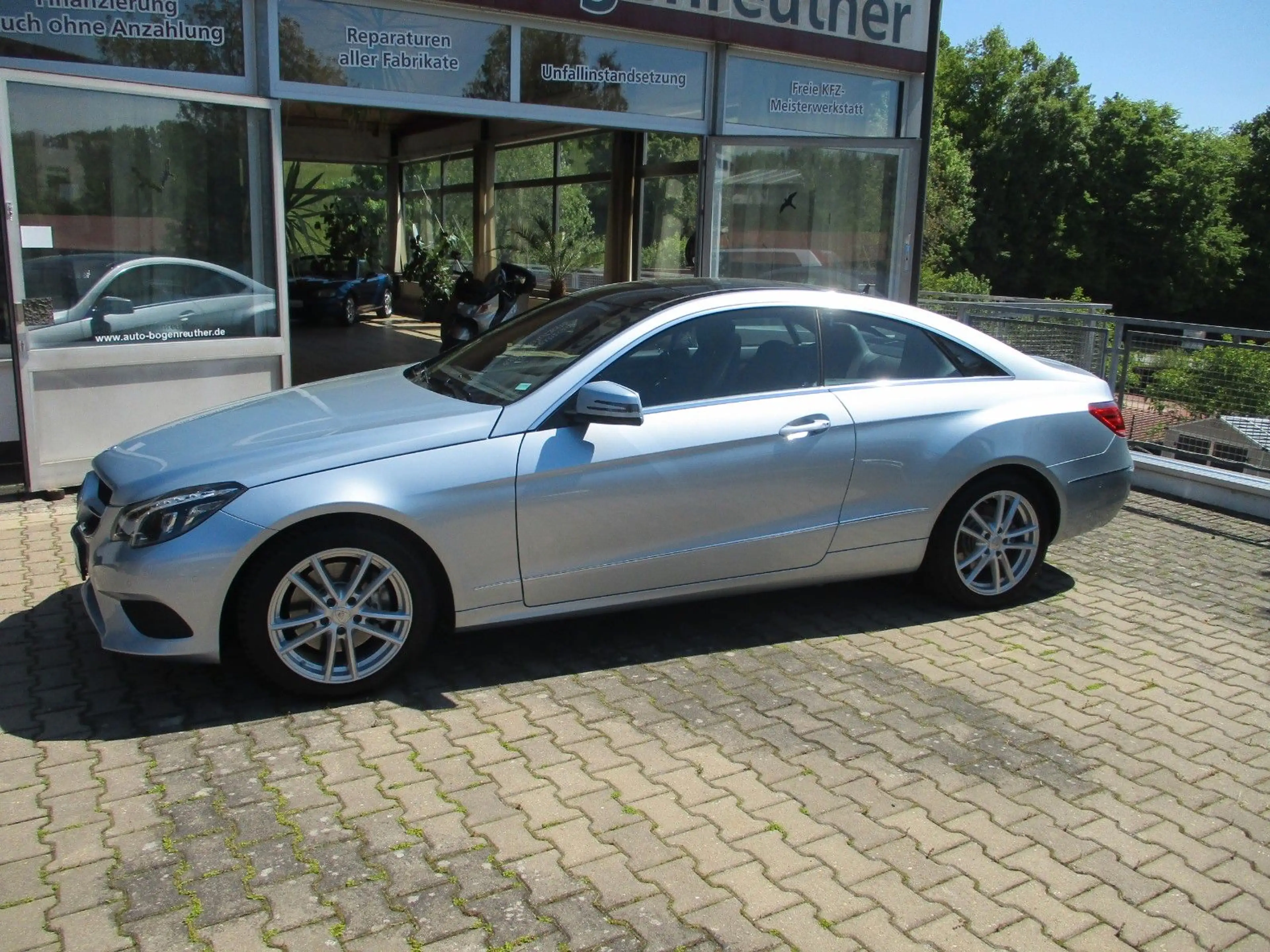 Mercedes-Benz E 250 E -Klasse Coupe E 250+LED+Leder+Panorama — photo 5