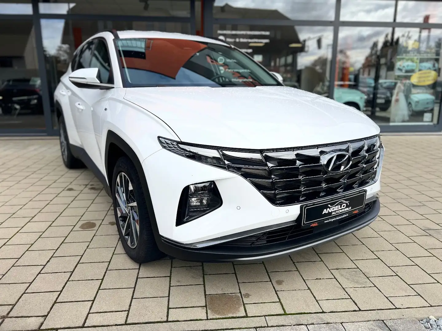 Hyundai TUCSON 1,6 T-GDI Trend Mild-Hybrid 2WD*Allwetter Weiß - 2