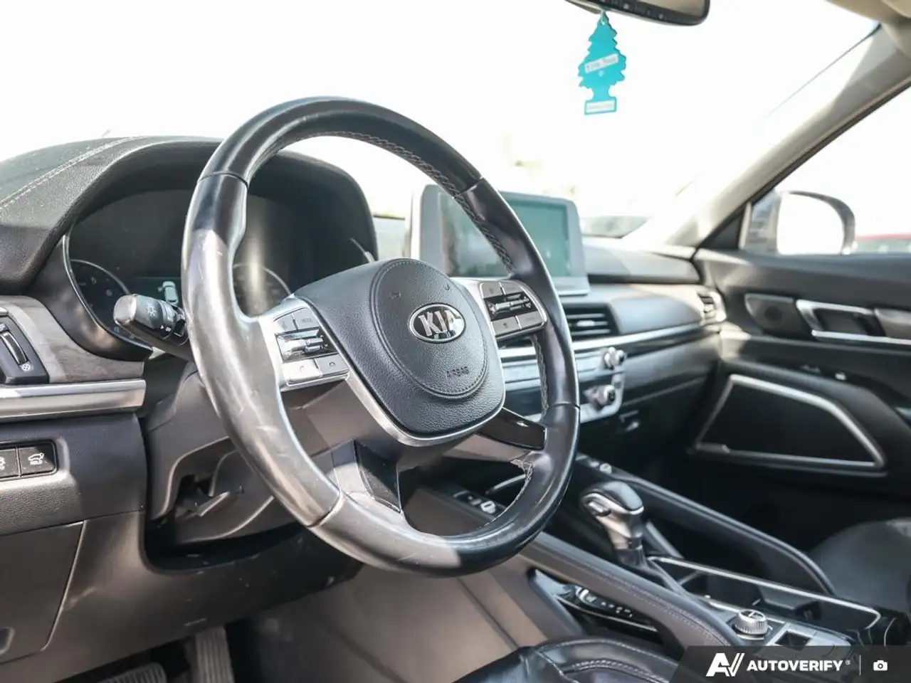 Kia Telluride снимка Kia Telluride