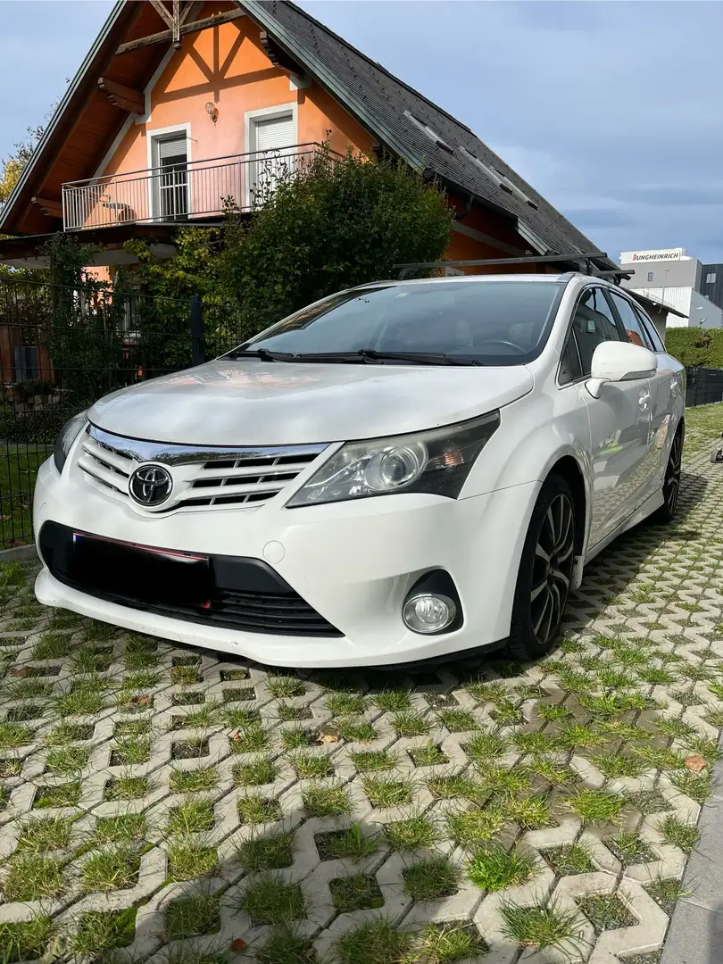 Toyota Avensis 2,0 D4-D 125 DPF Business - 1