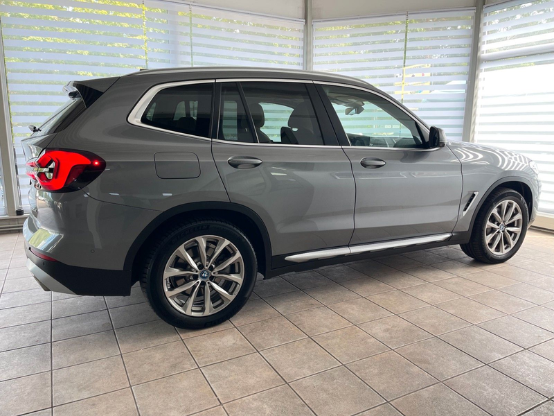 BMW X3 xD30e PANO 360° HUD LASER AHK DA Unfallfrei — photo 6
