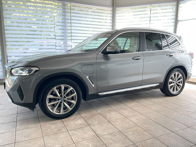 BMW X3 xD30e PANO 360° HUD LASER AHK DA Unfallfrei — photo 5