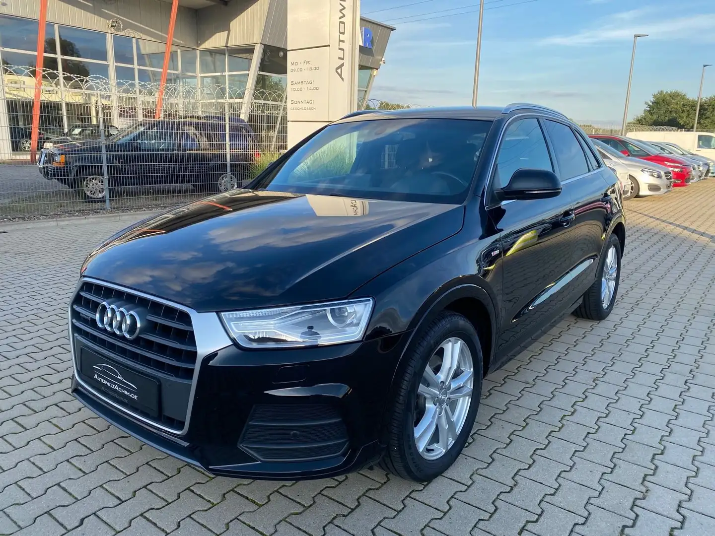 Audi Q3 sport quattro S-Line Schwarz - 1