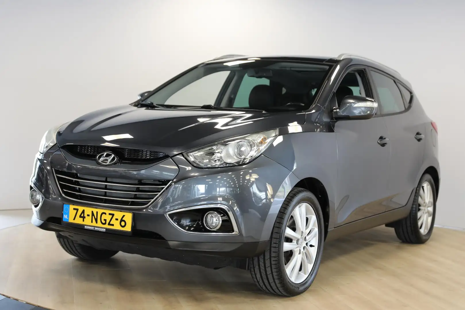 Hyundai iX35 2.0i i-Catcher | Automaat | Navi | Trekhaak | Pano Gris - 1
