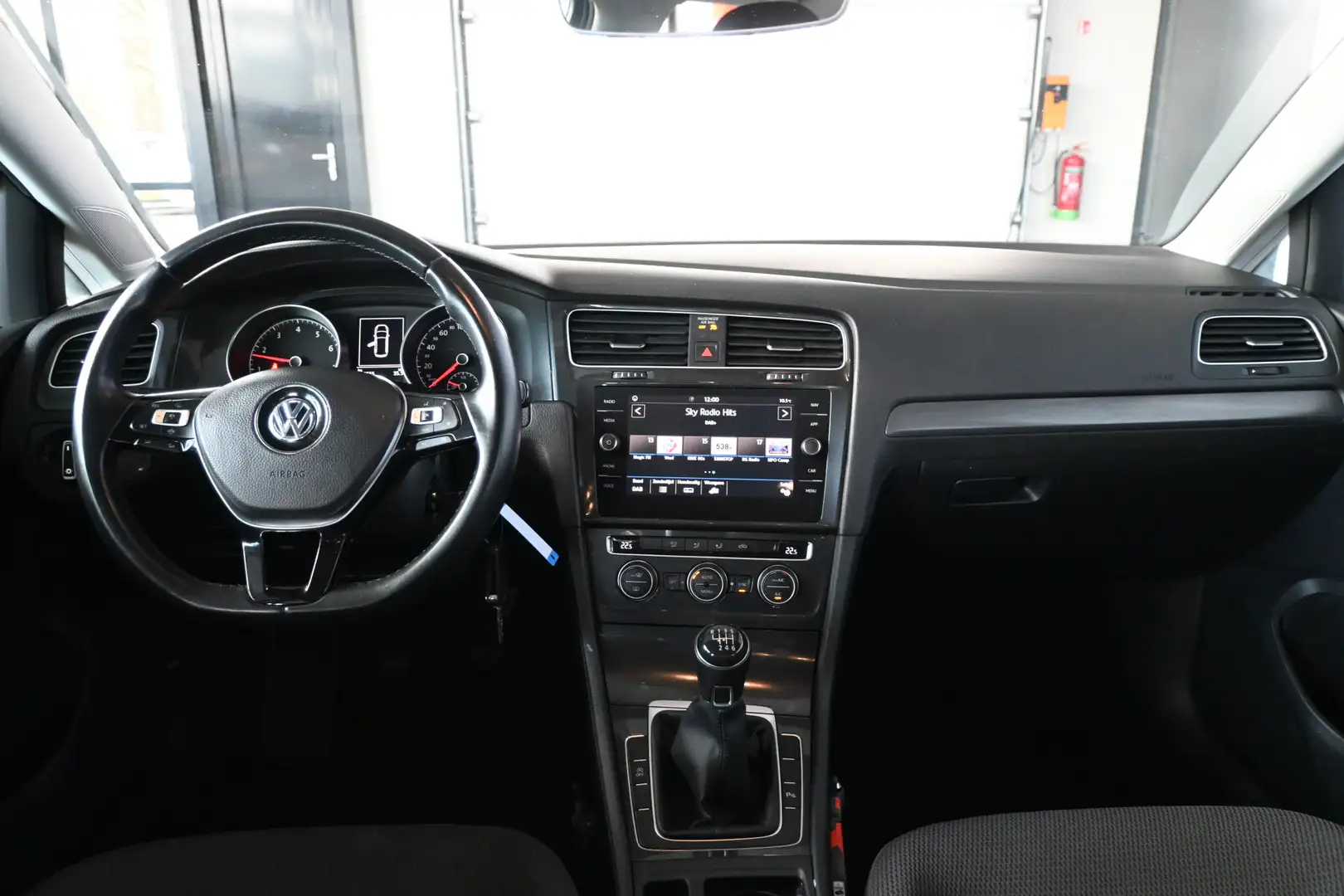 Volkswagen Golf Variant 1.0 TSI Comfortline Clima Navigatie Dealer Onderho Zwart - 2
