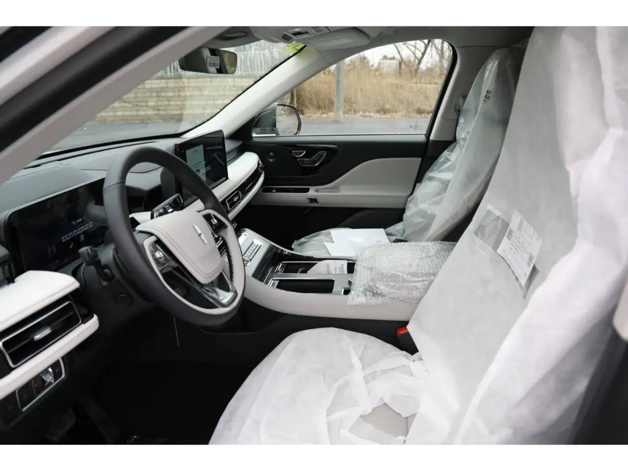 Lincoln Aviator снимка Lincoln Aviator