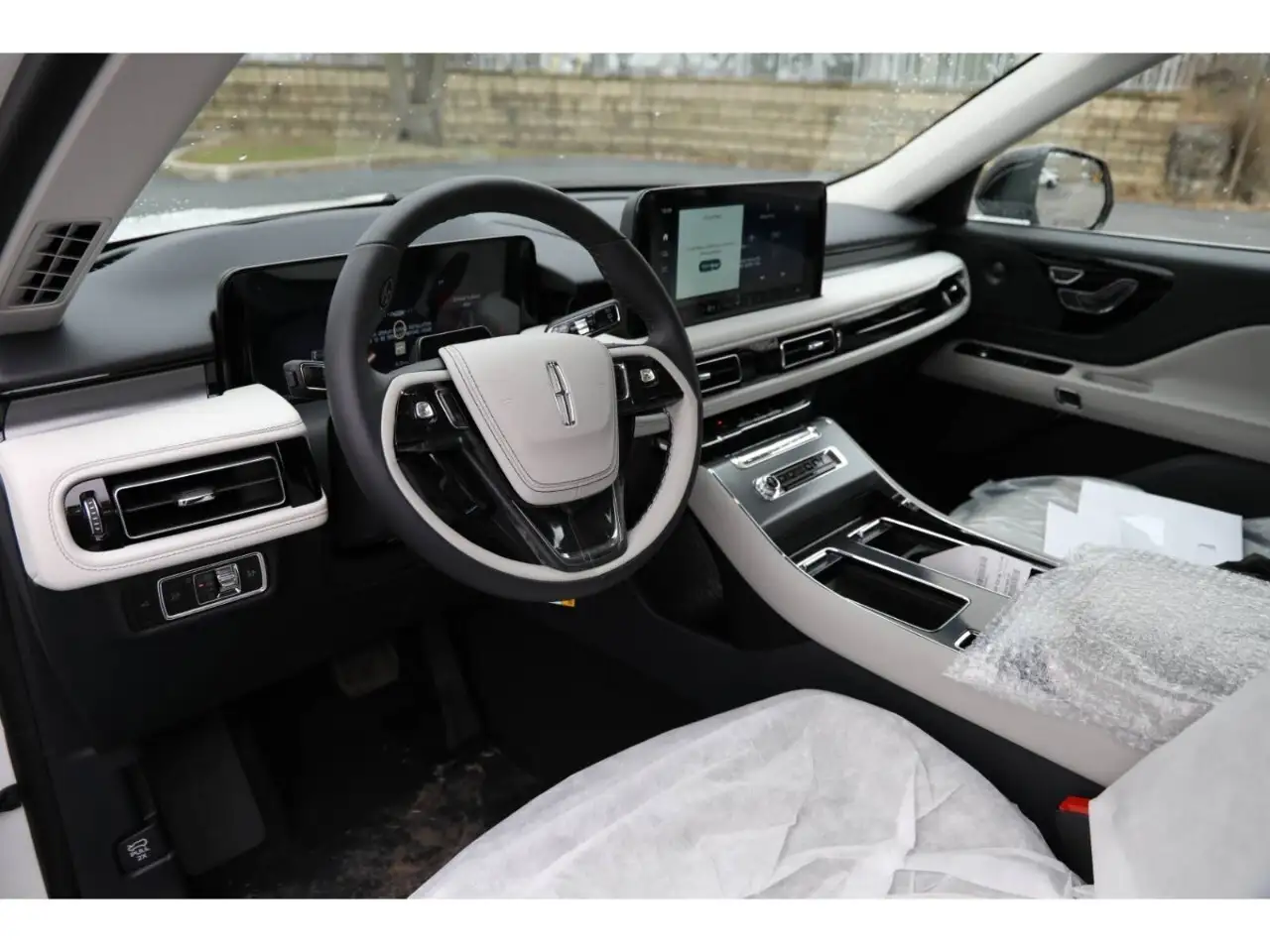 Lincoln Aviator снимка Lincoln Aviator