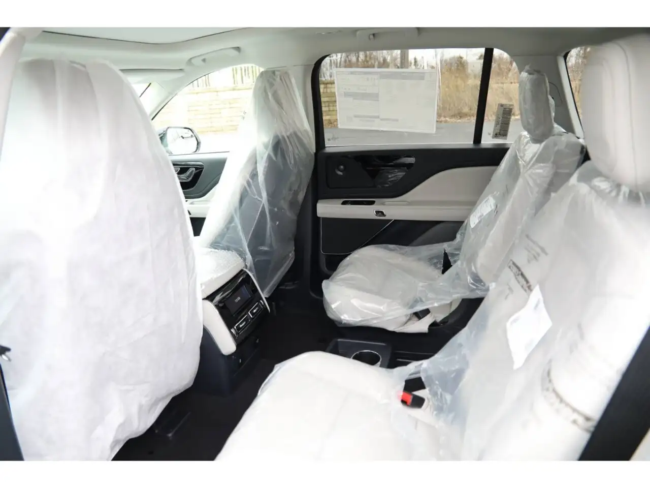 Lincoln Aviator снимка Lincoln Aviator