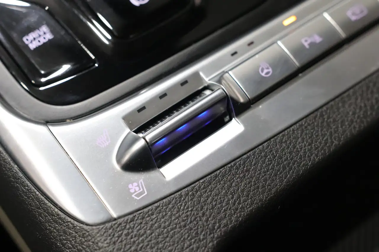 Kia Carnival photo Kia Carnival