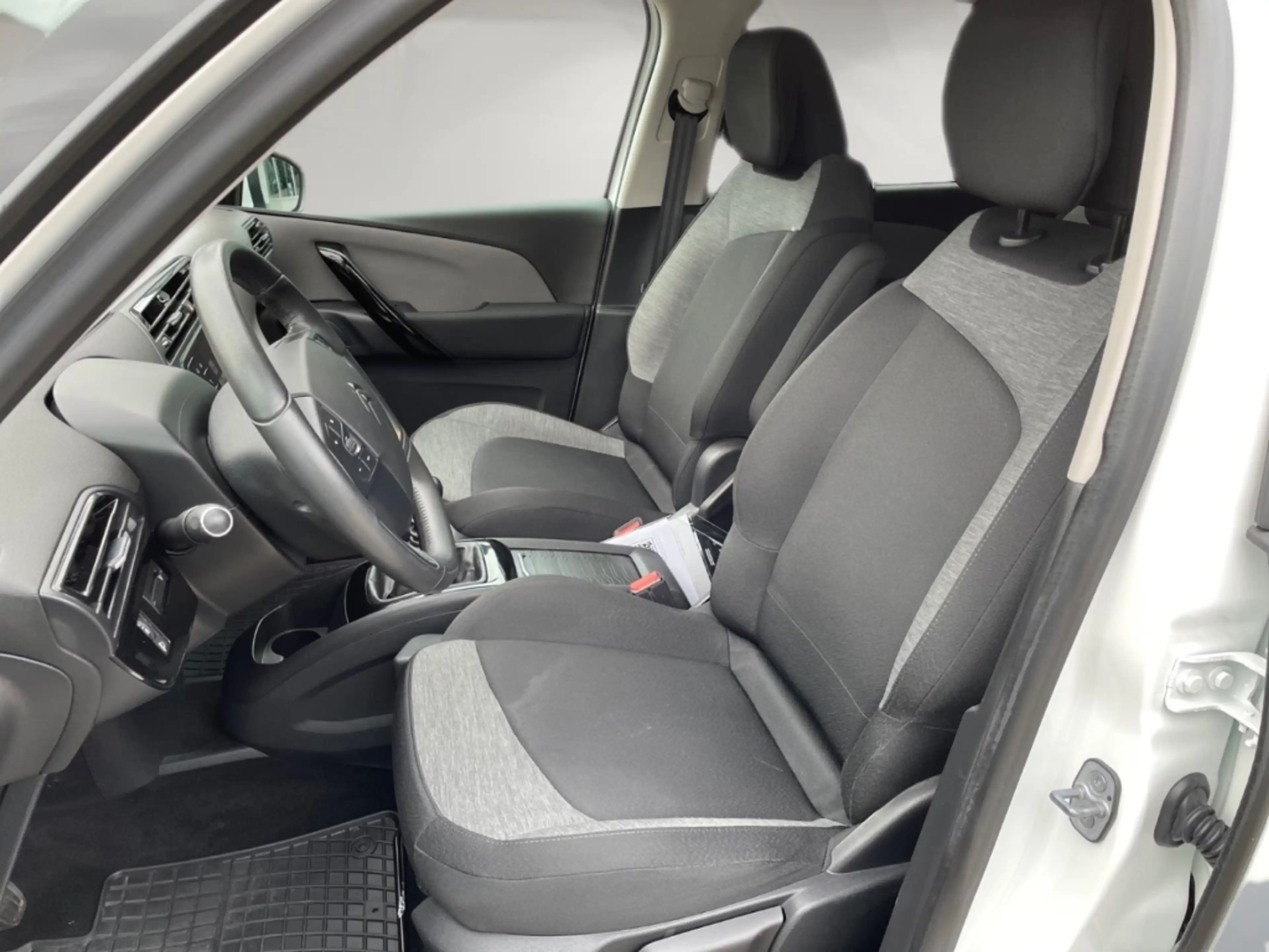 Citroen C4 Picasso 1.2 Spacetourer Selection *7 SITZER!* — photo 7