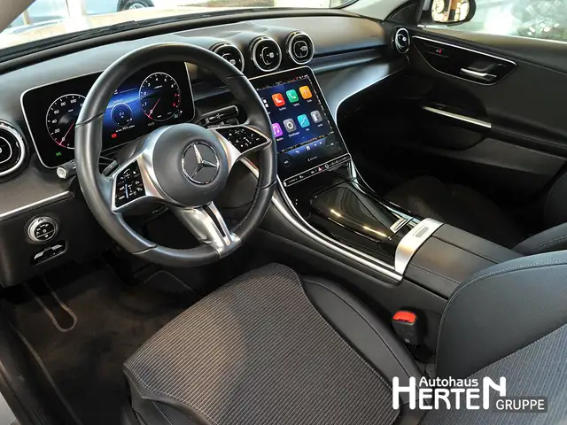 Mercedes-Benz C-Class view 8