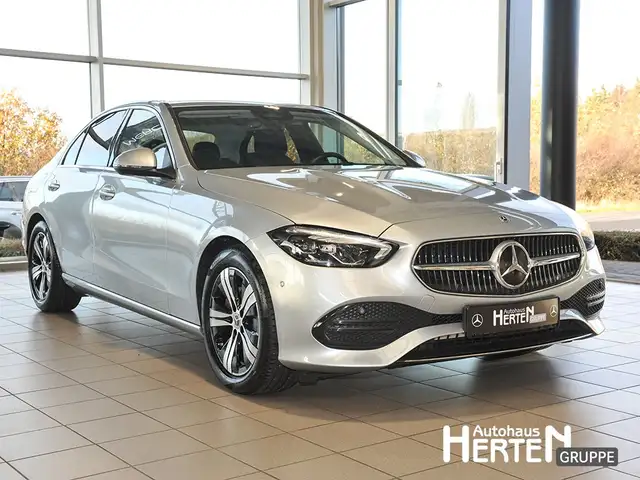 Mercedes-Benz C-Class view 3