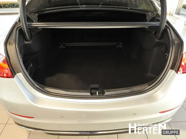 Mercedes-Benz C-Class view 15