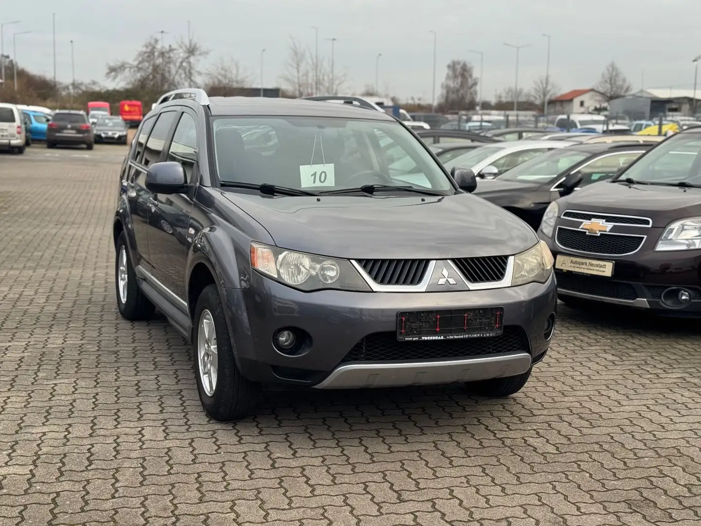 Mitsubishi Outlander 2.4 MIVEC Invite 4WD Grau - 2