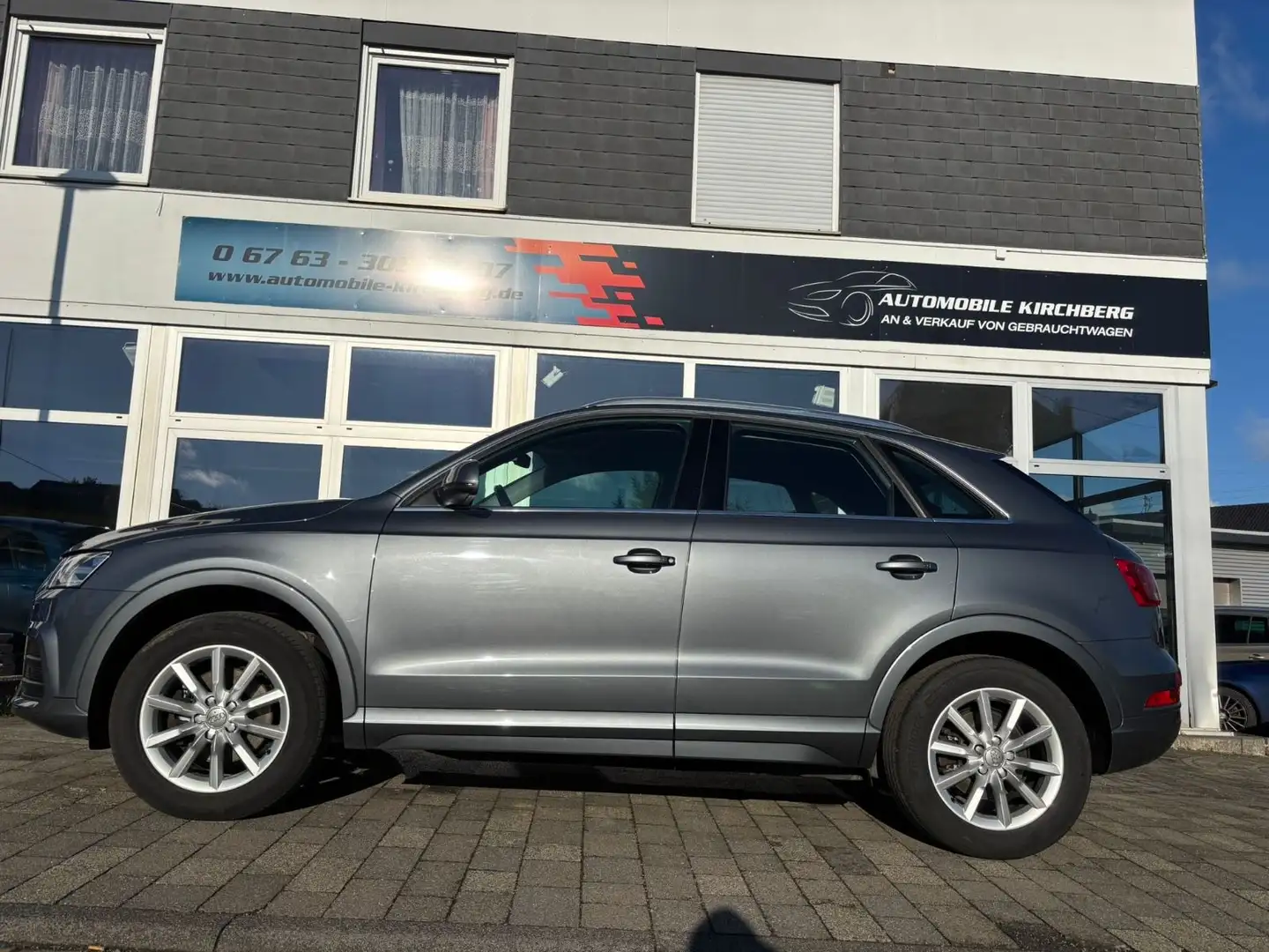 Audi Q3 sport+Klimaautomatik+Xenon+Navi+AHK+Euro6+ Gris - 2