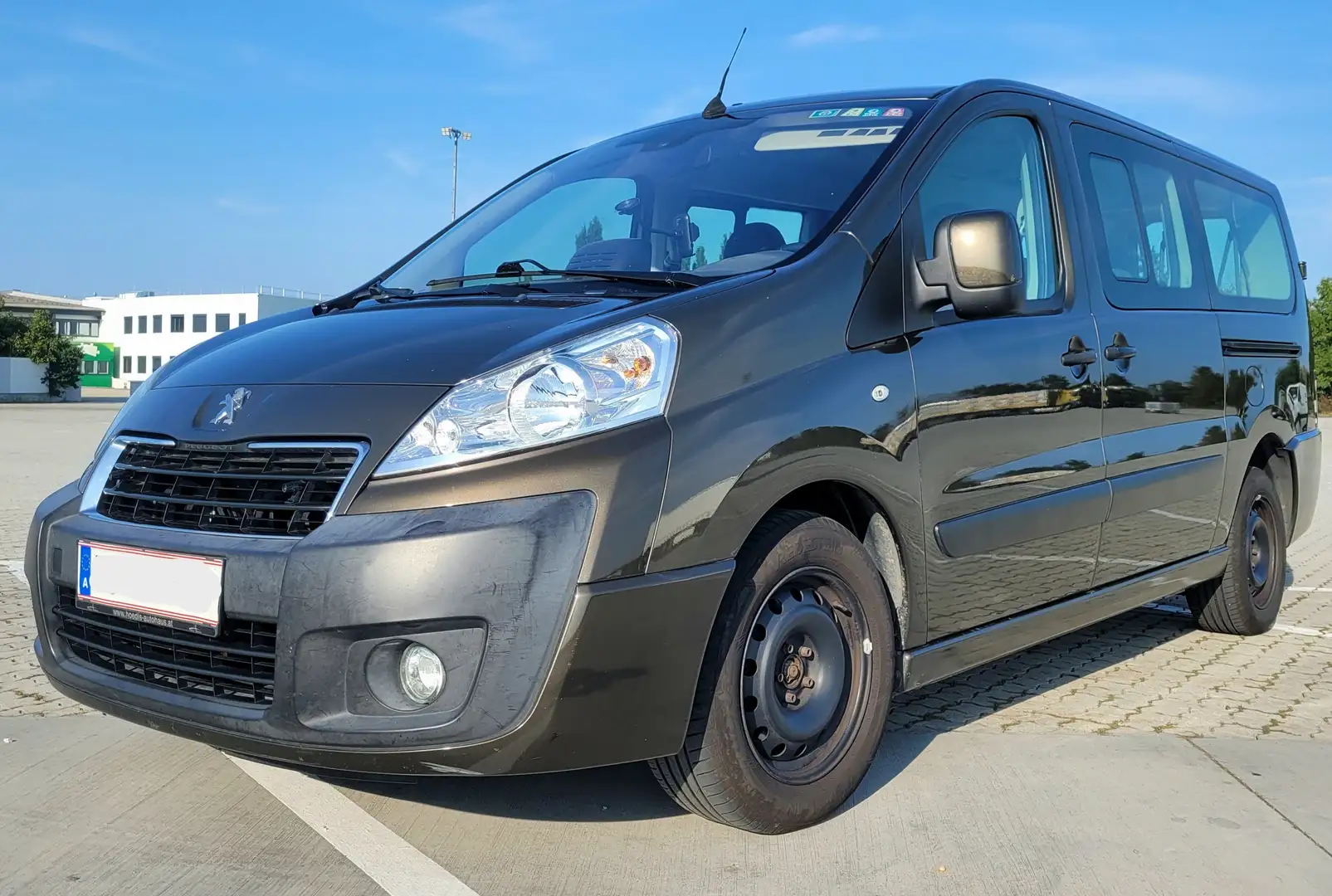 Peugeot Expert Expert Tepee Allure Lang 2,0 HDi 130 FAP 8 Sitze Marrón - 2