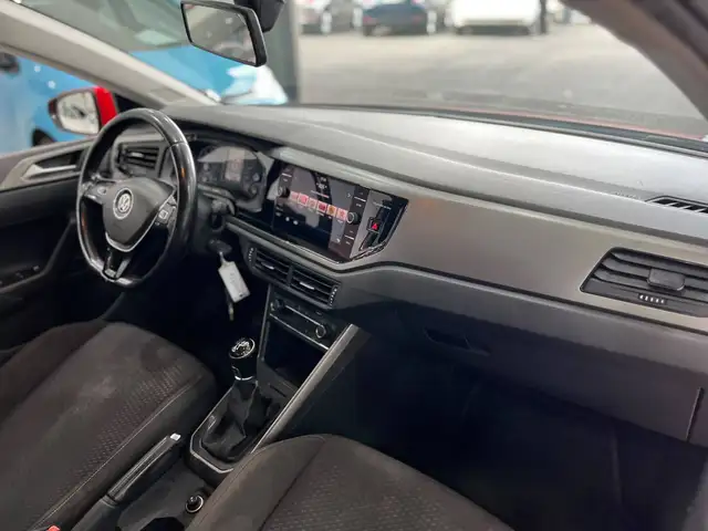 Volkswagen Polo view 11