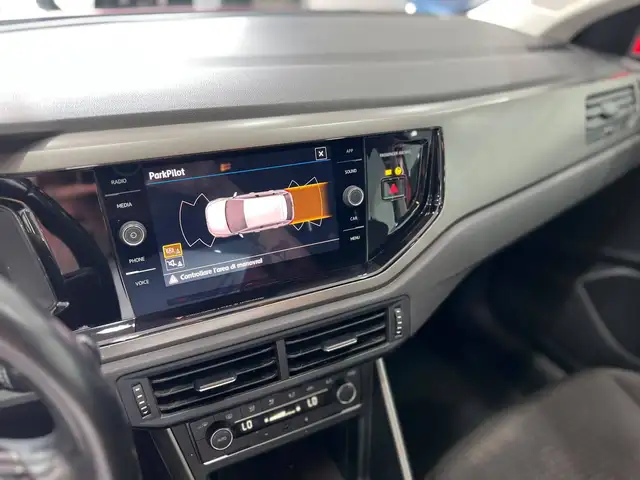 Volkswagen Polo view 10