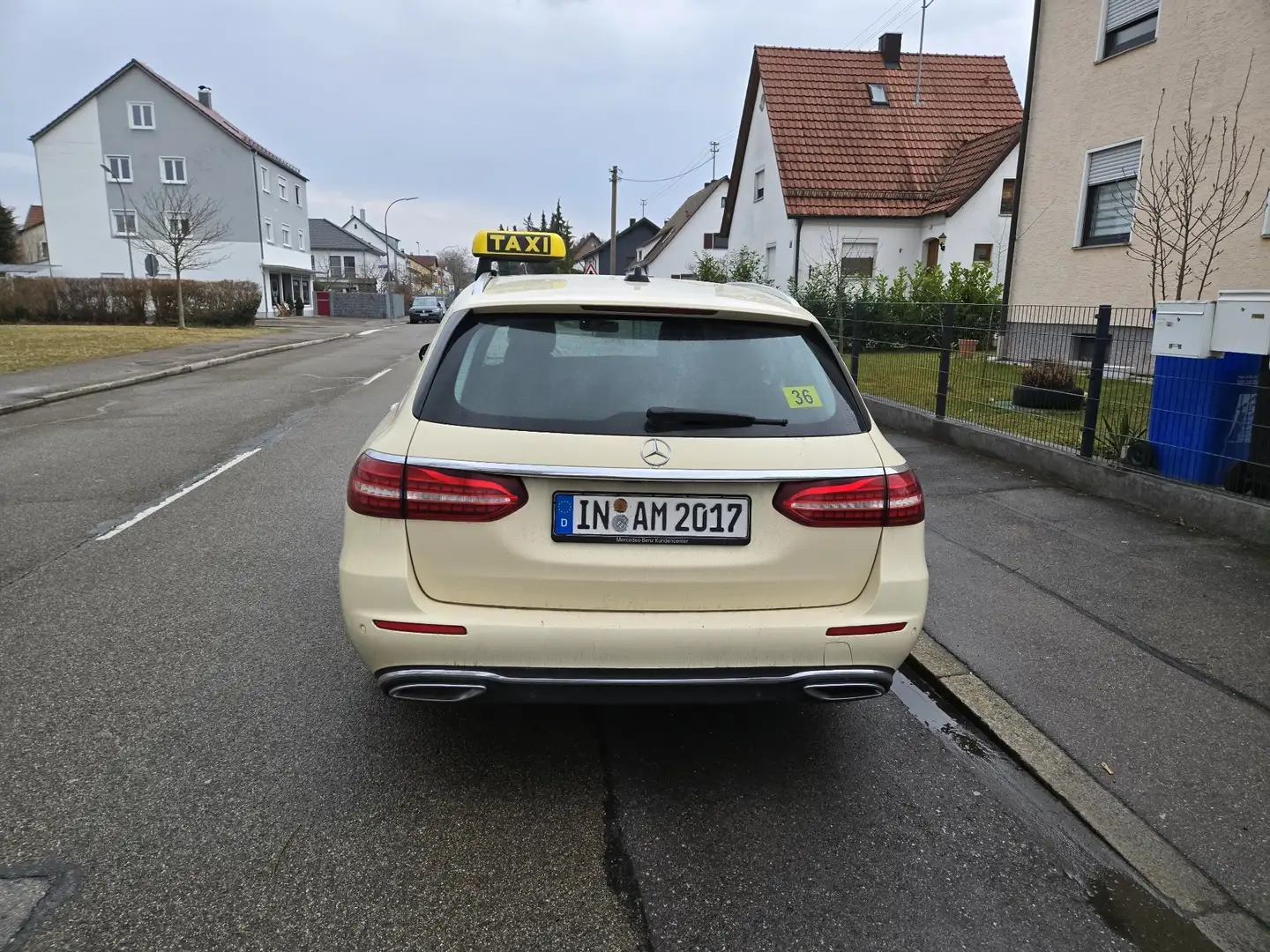 Mercedes-Benz E 200 d T 9G-TRONIC Avantgarde - 2