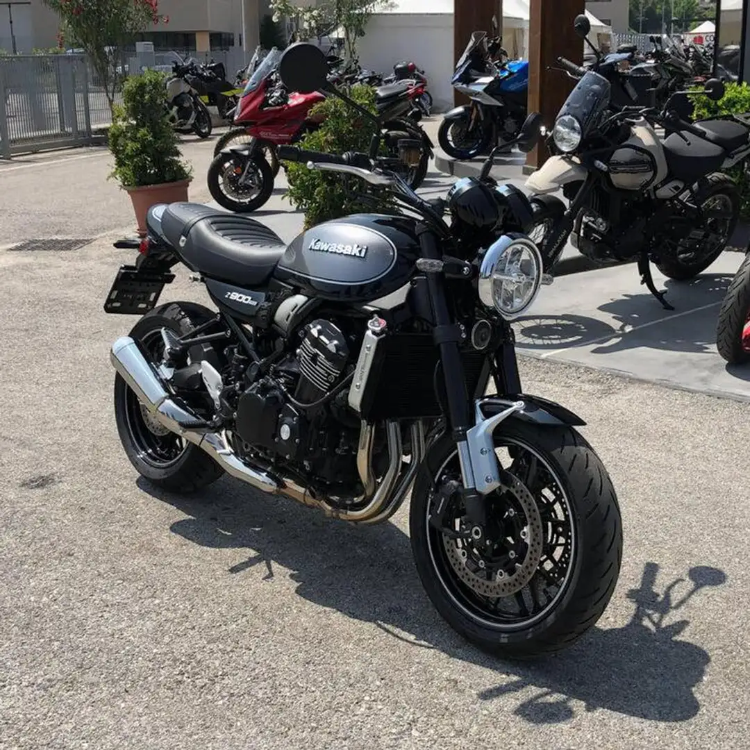 Kawasaki Z 900 RS - 2