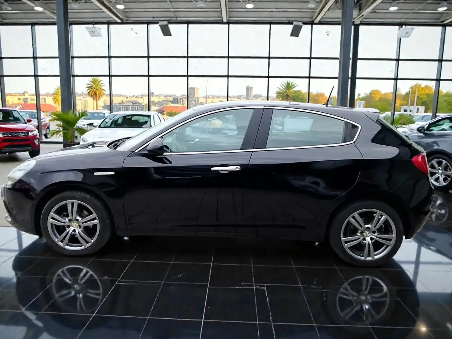 Alfa Romeo Giulietta 1.6 jtdm Progression E5+ Schwarz - 2