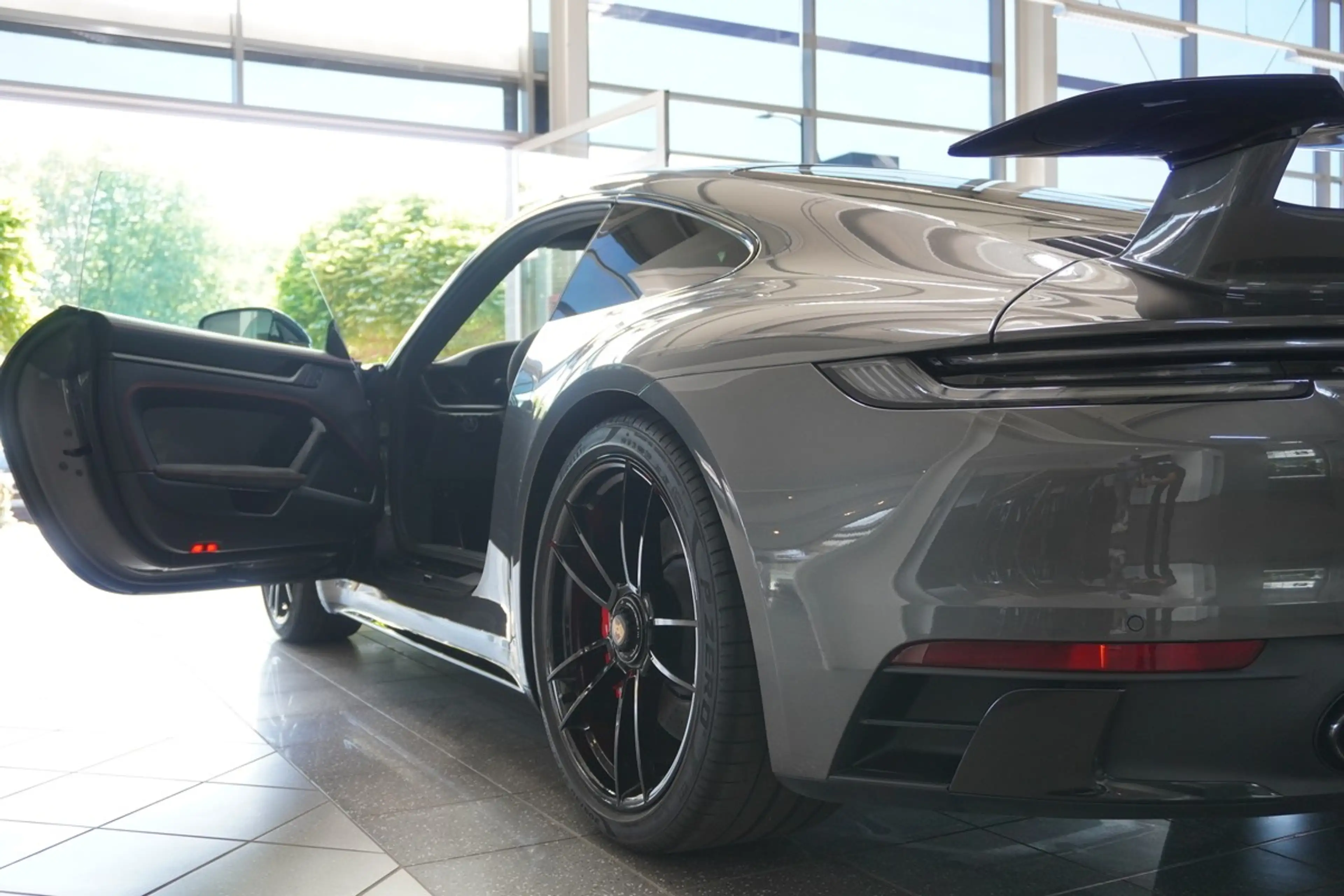 Porsche 911 992 4GTS APPROVED AERO-KIT LED BOSE GSD R.Cam — photo 12