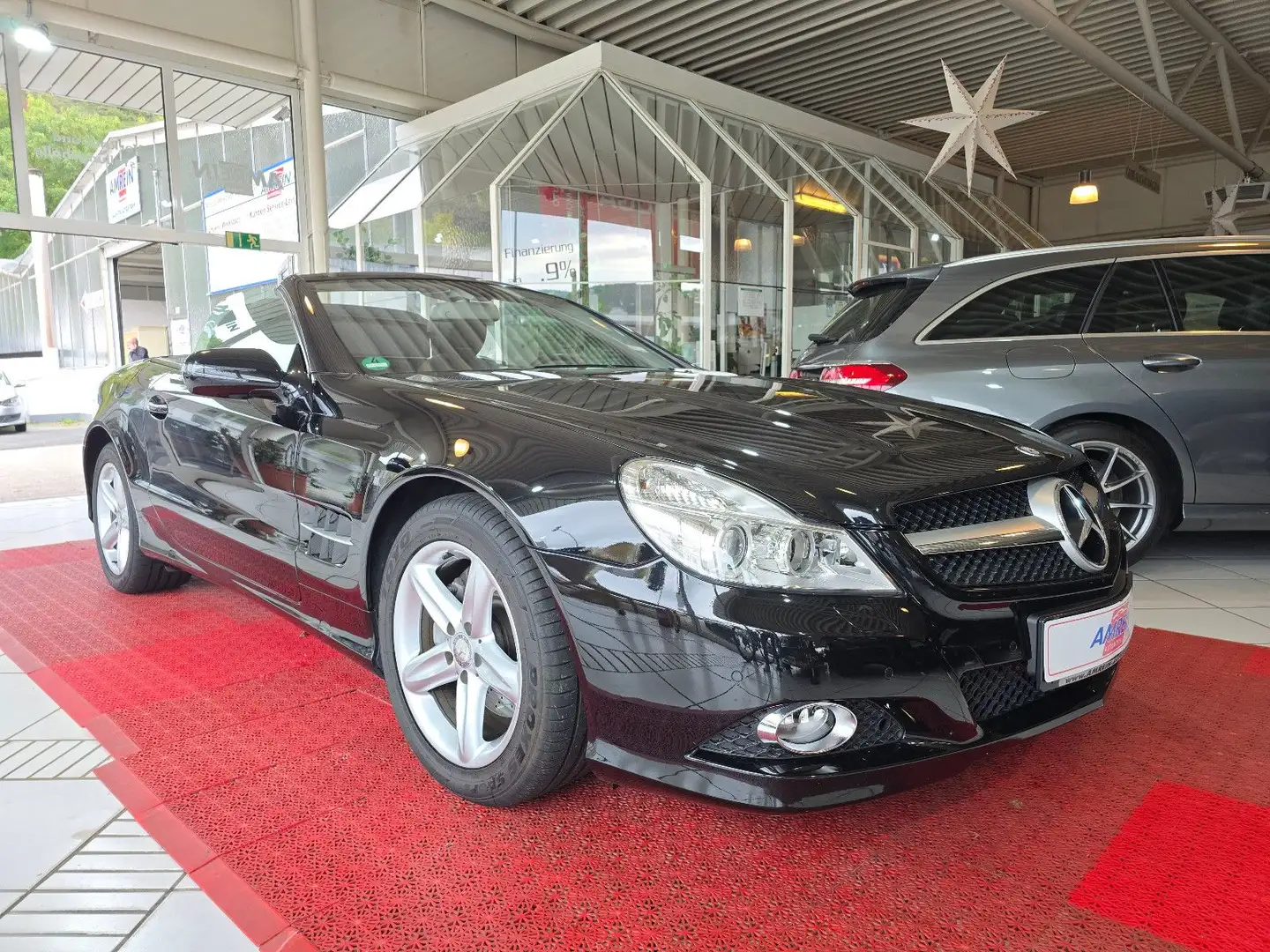 Mercedes-Benz SL 300 Roadster+1.HAND+LEDER+AIRSCARF+SHZ+H&K Schwarz - 1