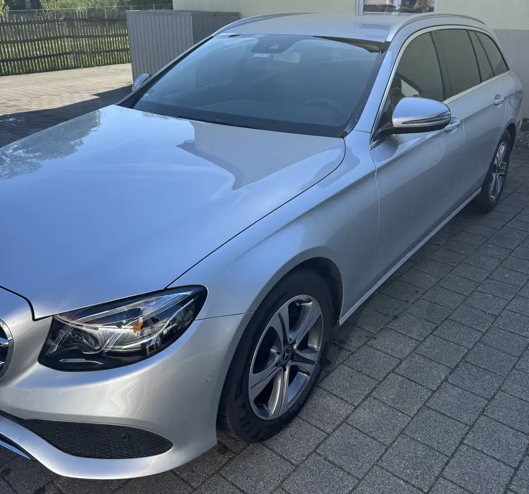 Mercedes-Benz E 200