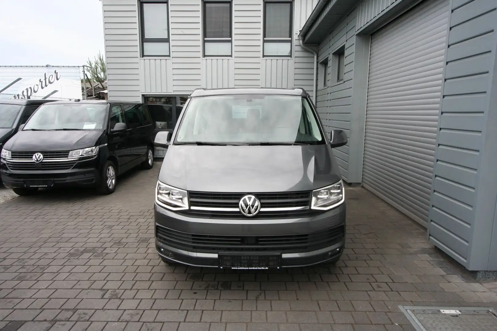 Volkswagen T6 California T6  California Beach DSG LED  4Motion Sperre Gris - 2
