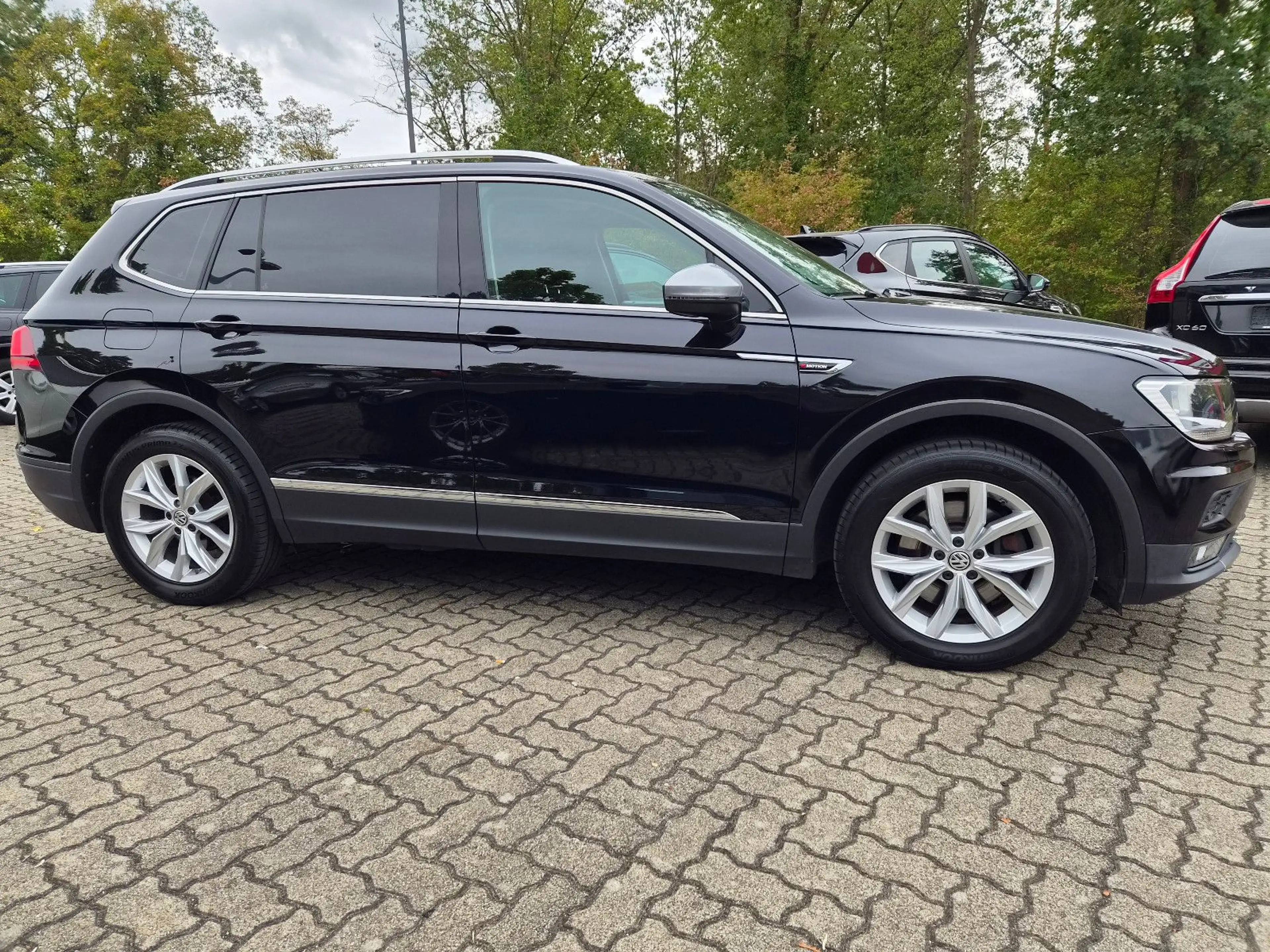 Volkswagen Tiguan Allspace Comfortline 4Motion — photo 6