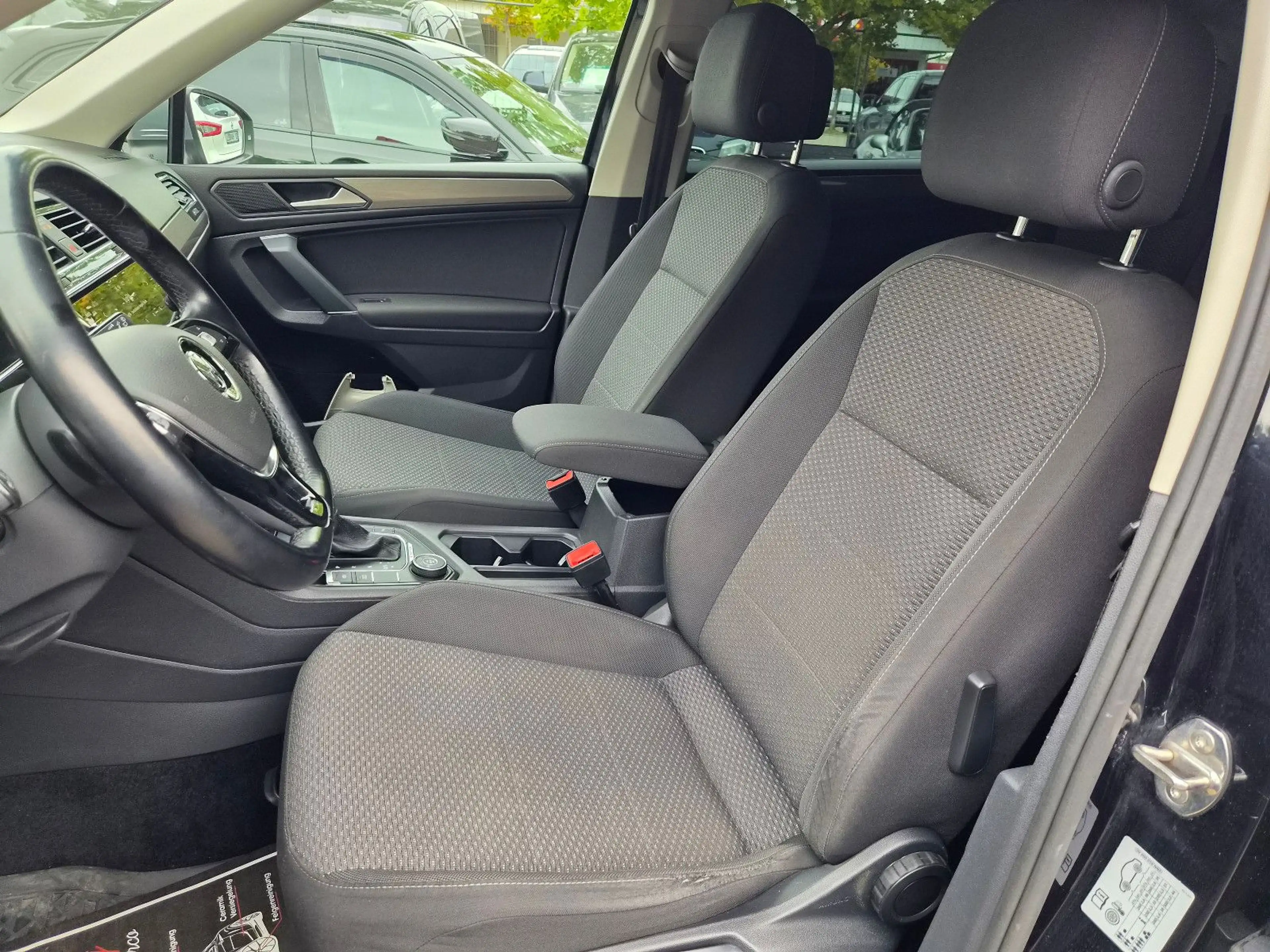 Volkswagen Tiguan Allspace Comfortline 4Motion — photo 8