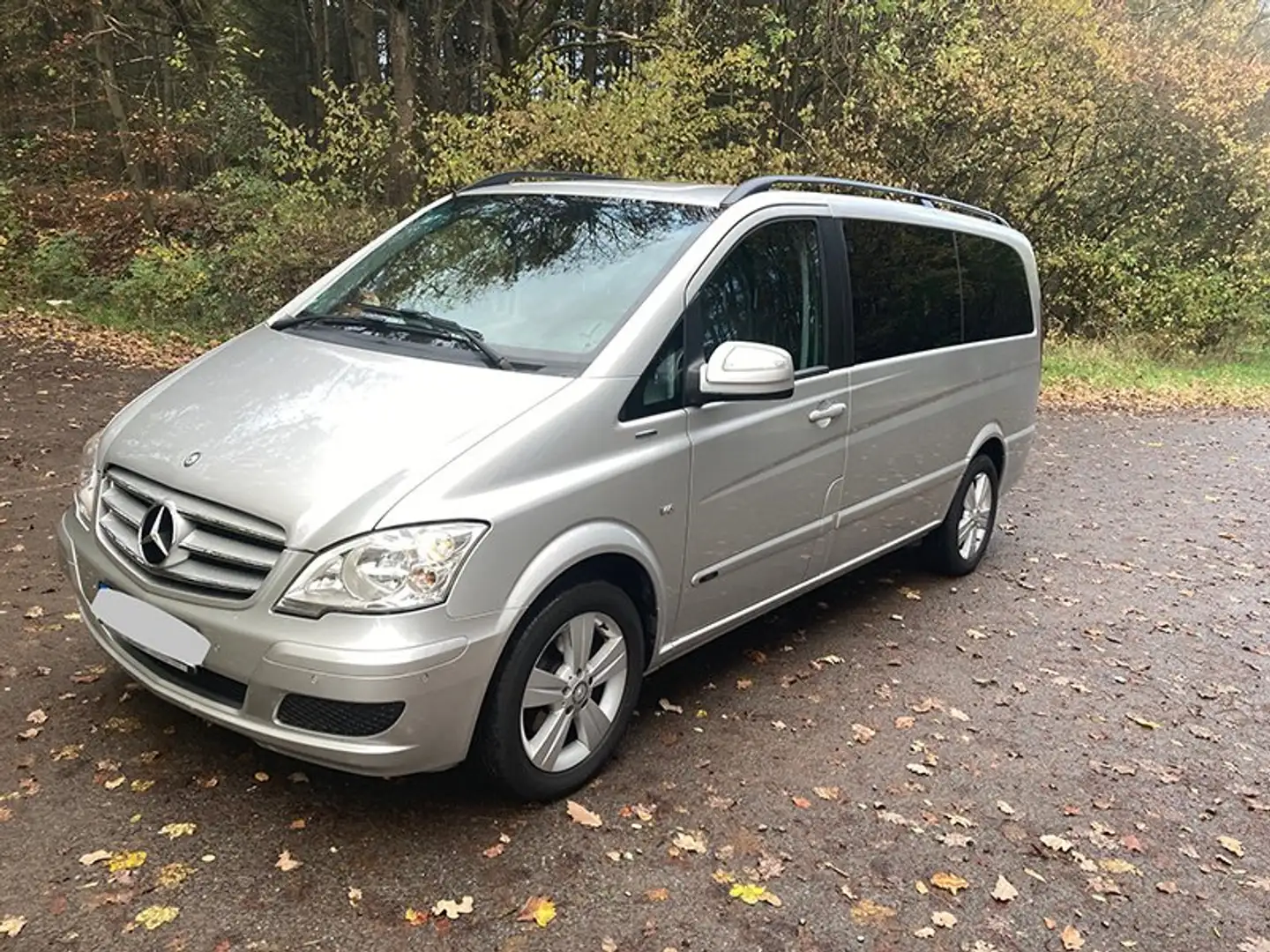 Mercedes-Benz Viano Viano 3.0 CDI DPF lang Automatik Trend Edition Stříbrná - 1