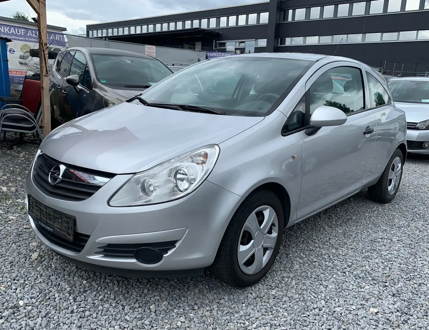 Opel Corsa 1.2 16V. 59KW 80PS. Euro 4. gepflegte Zustand Weiß - 1