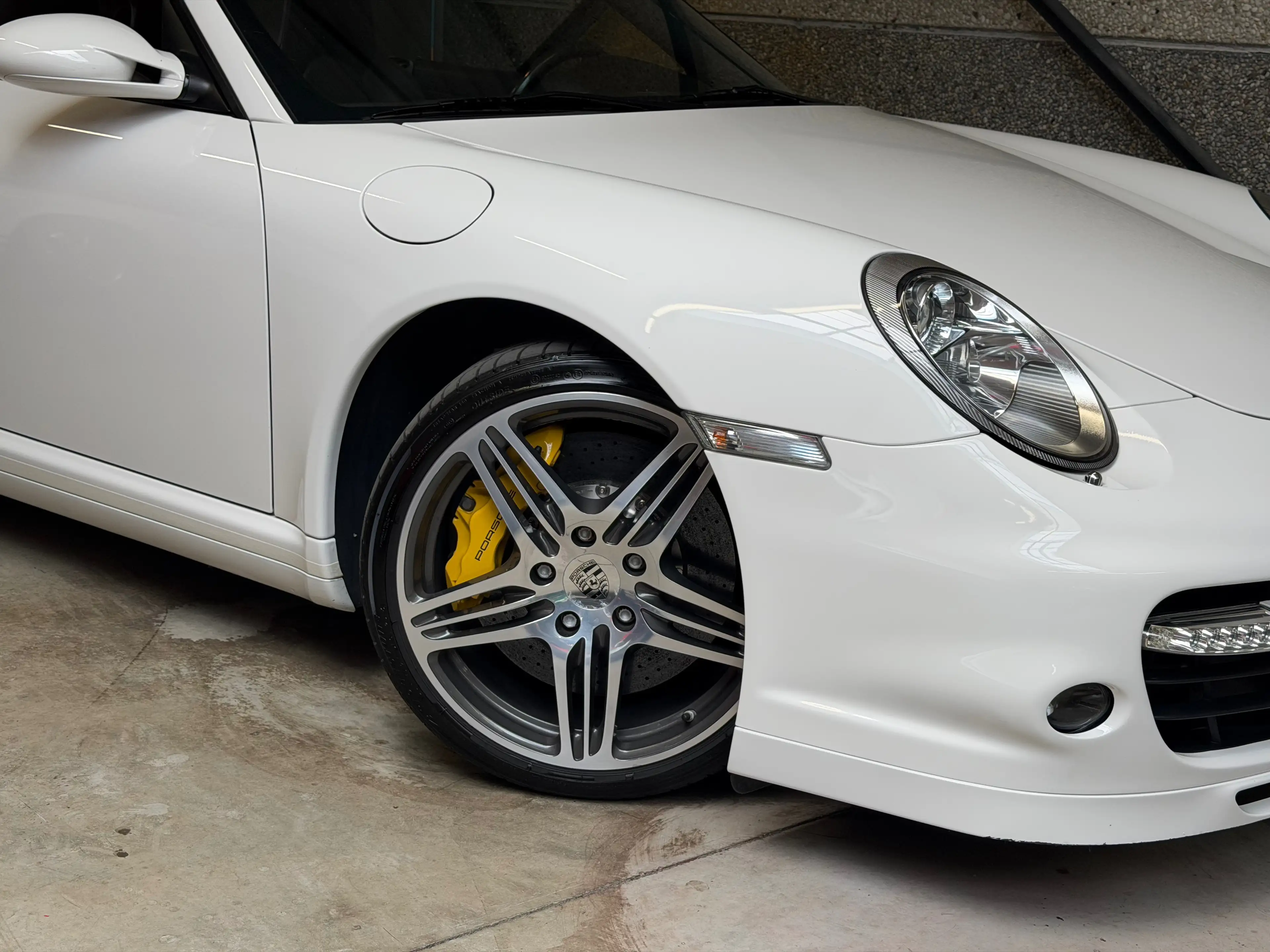Porsche 997 Turbo — photo 3