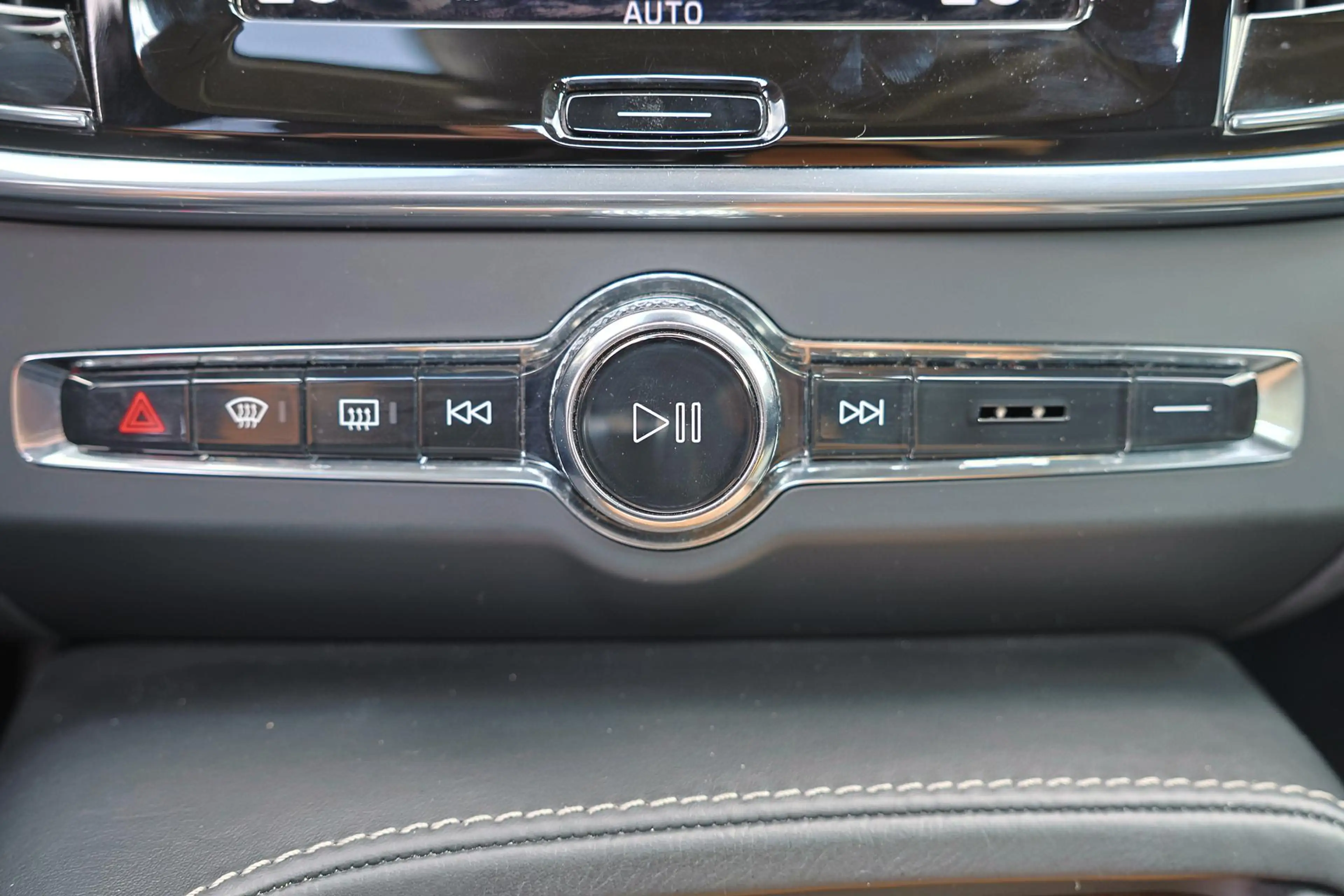 Volvo S90 T4 Inscription - IntelliSafe Assist & Surround - P — photo 9