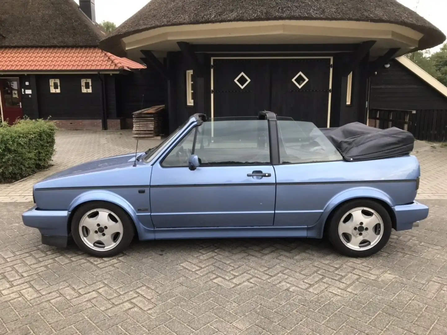 Volkswagen Golf Cabriolet 1.8 Albastru - 1