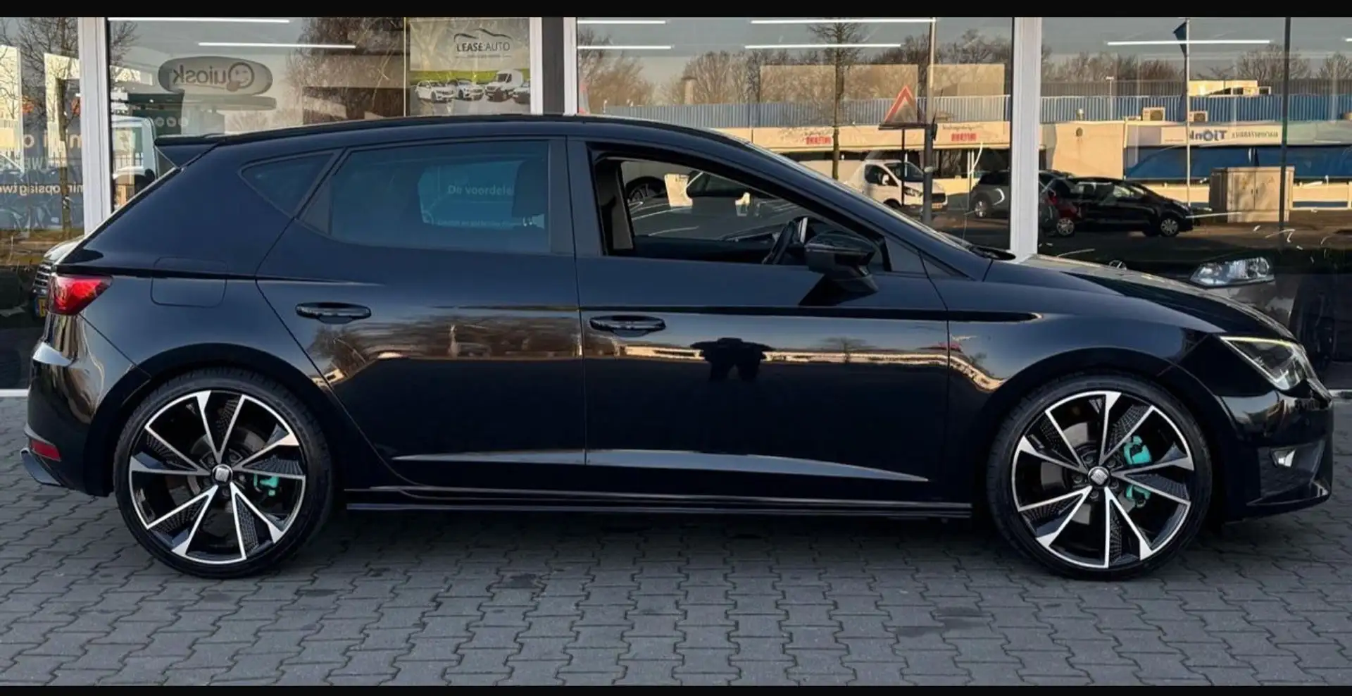SEAT Leon 1.8 TSI FR Bns. Negru - 2