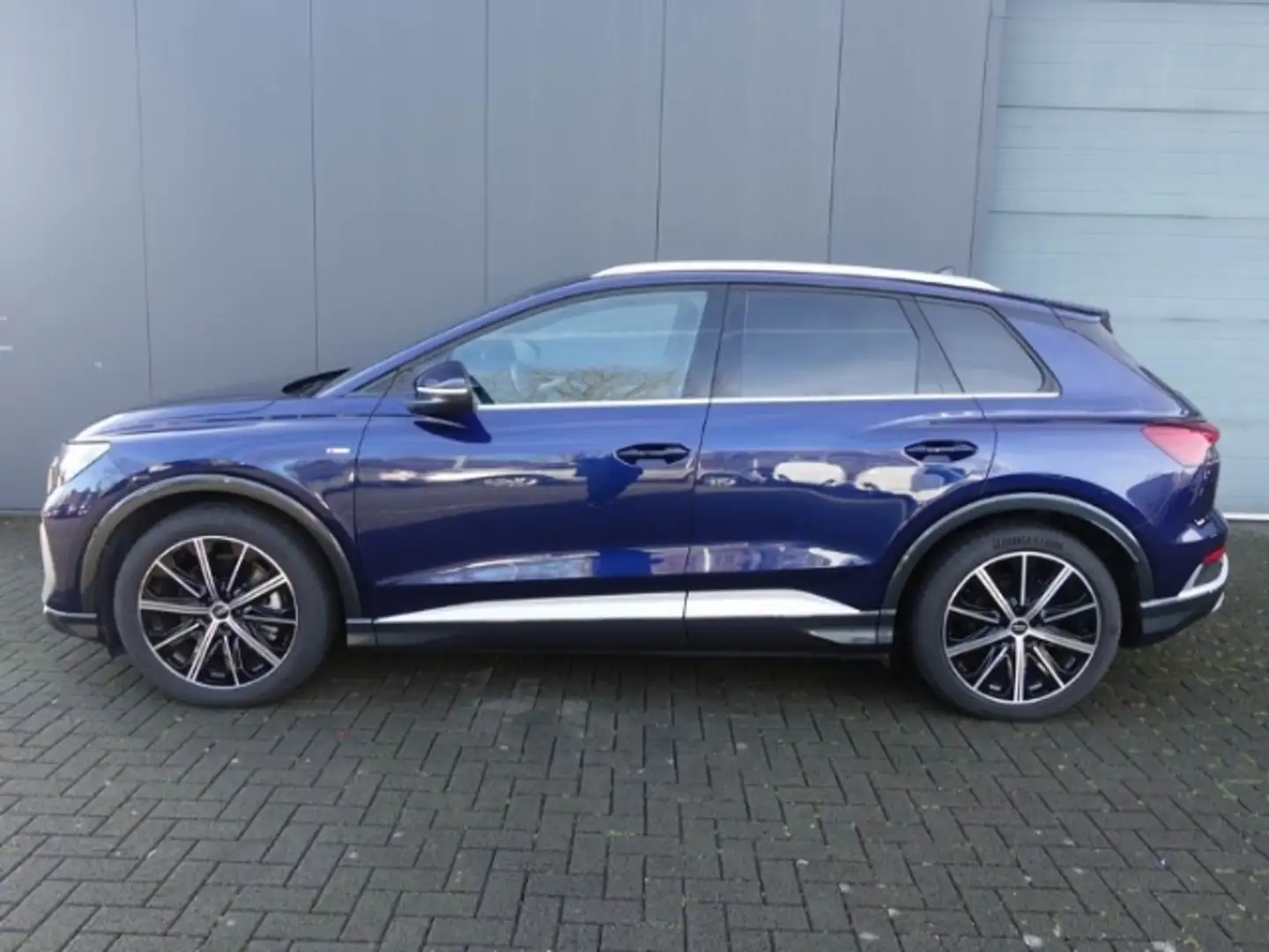 Audi Q4 e-tron 45 S-LINE+GLANZPAKET+NAVI+SITZHEIZUNG+RFK Blau - 2