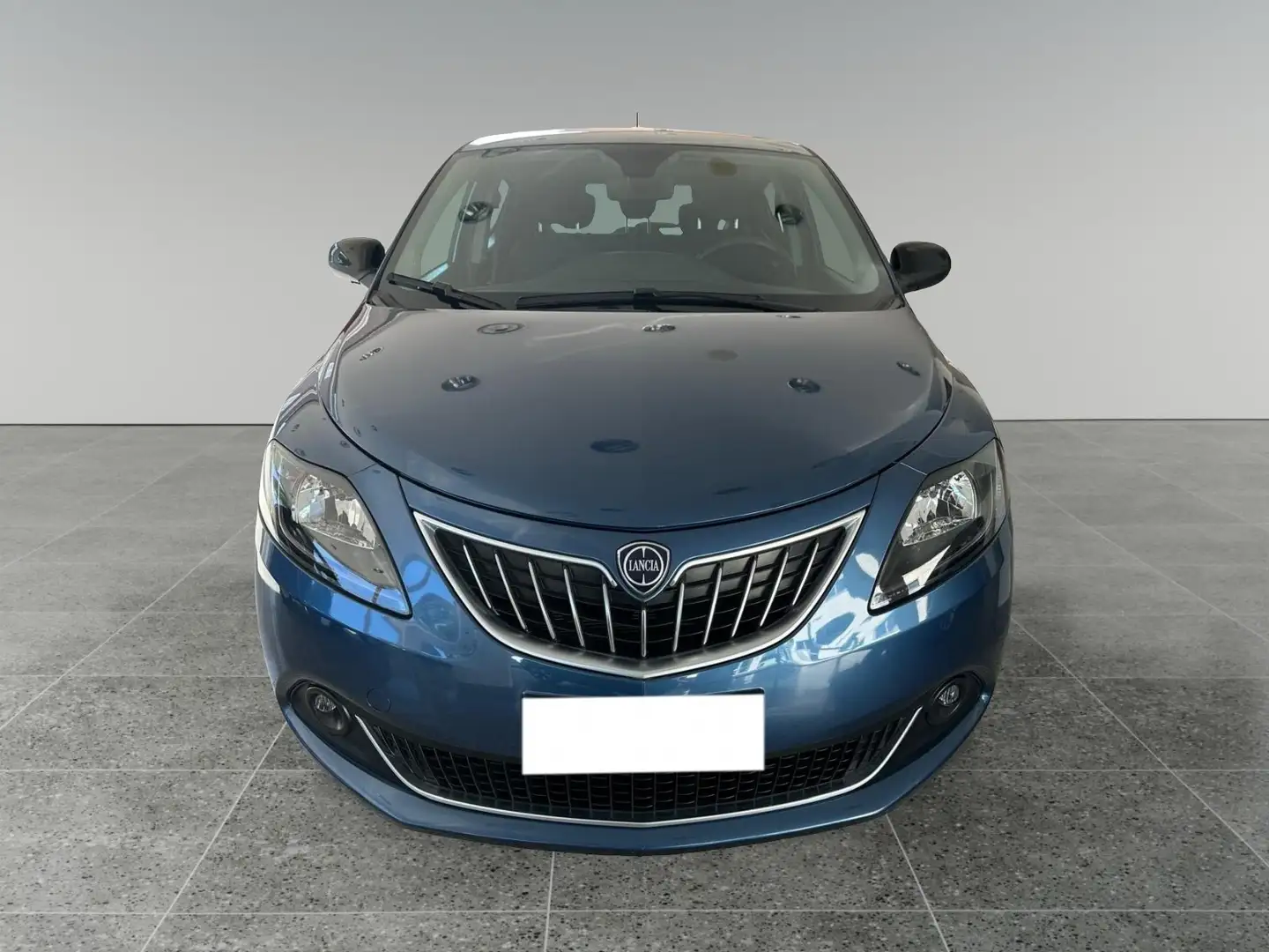 Lancia Ypsilon 1.0 FireFly 5 porte S&S Hybrid Platino Blu/Azzurro - 2
