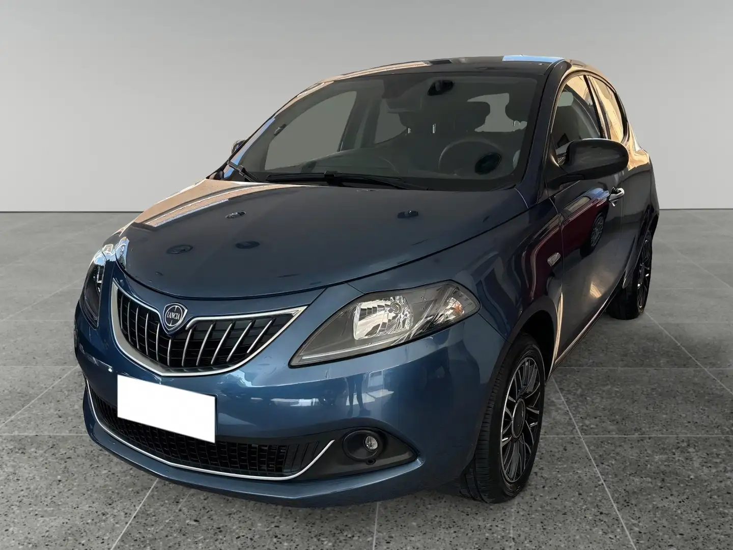 Lancia Ypsilon 1.0 FireFly 5 porte S&S Hybrid Platino Blu/Azzurro - 1