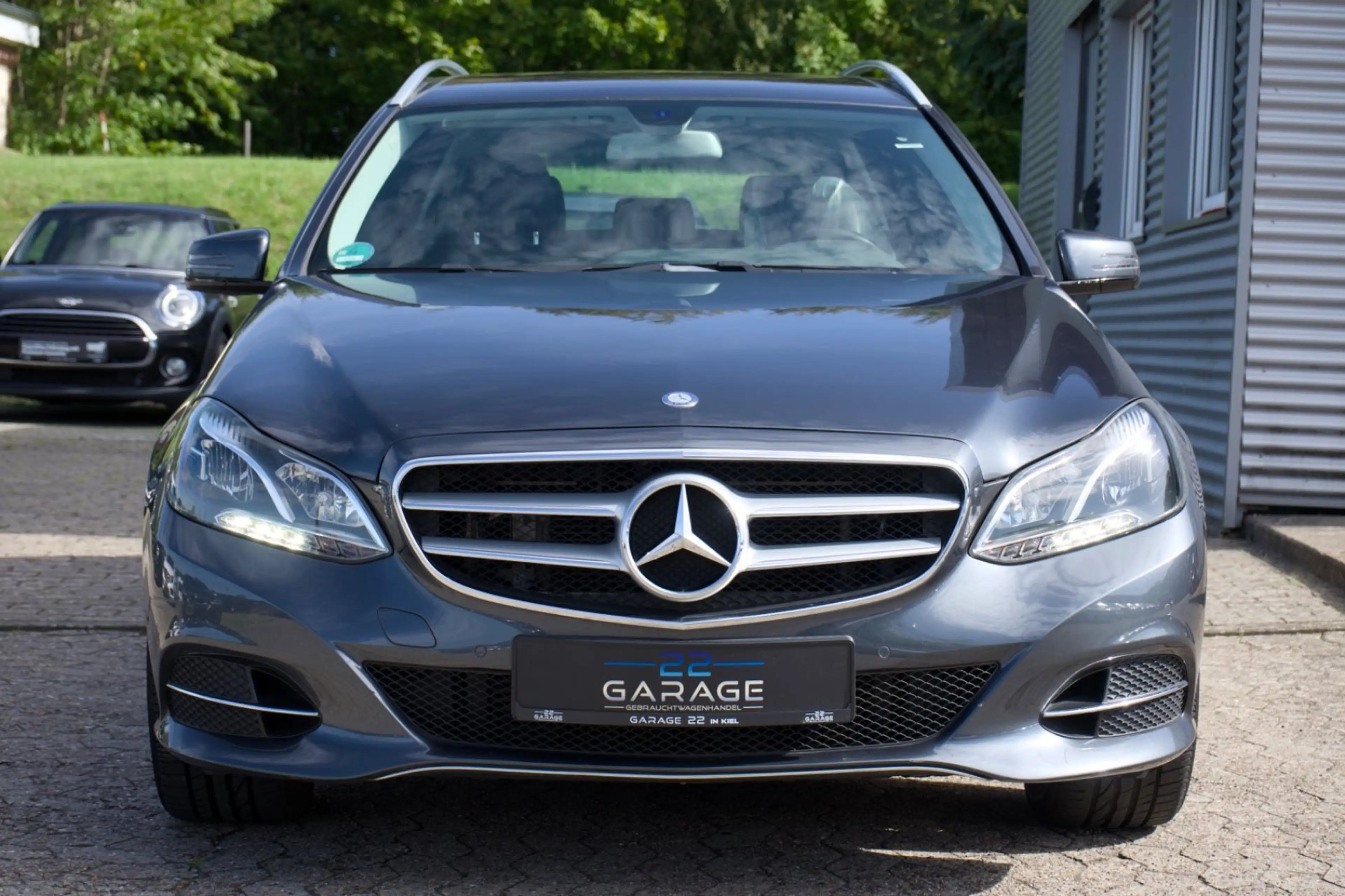 Mercedes-Benz E 200 BlueTec — photo 2